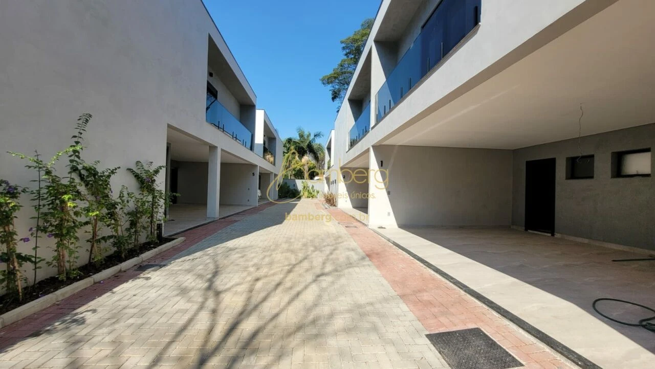 Casa Em Condomínio para Venda - Jardim Petrópolis